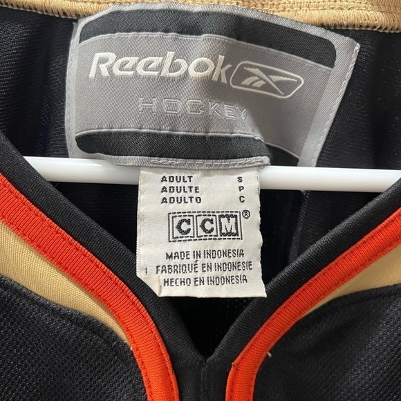 Reebok hockey jersey - Picture 4 of 6